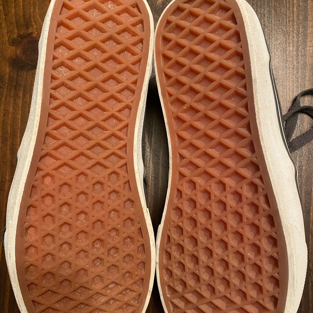Vans - Picture 4 of 6
